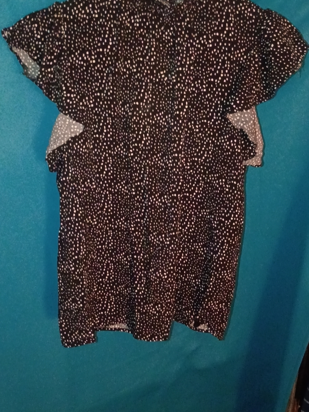 🎆CeCe Black Top with White Dot Flutter Sleeves